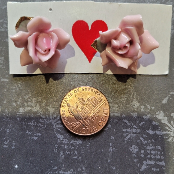 Rose post back earrings - Picture 2 of 2